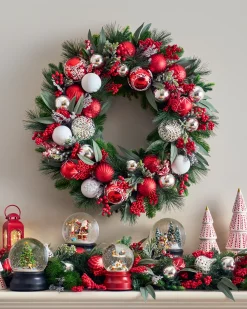 Christmas Moments Musical Snow Globes