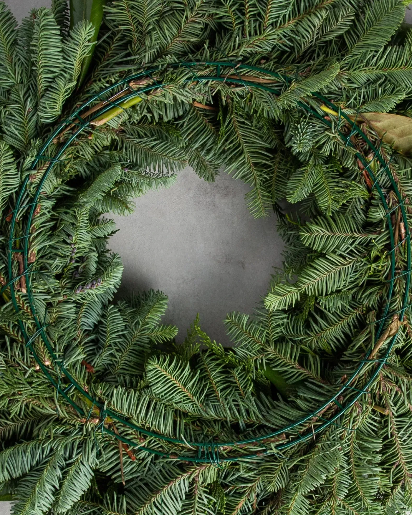 Fresh Cedar Pepperberry Lane Foliage