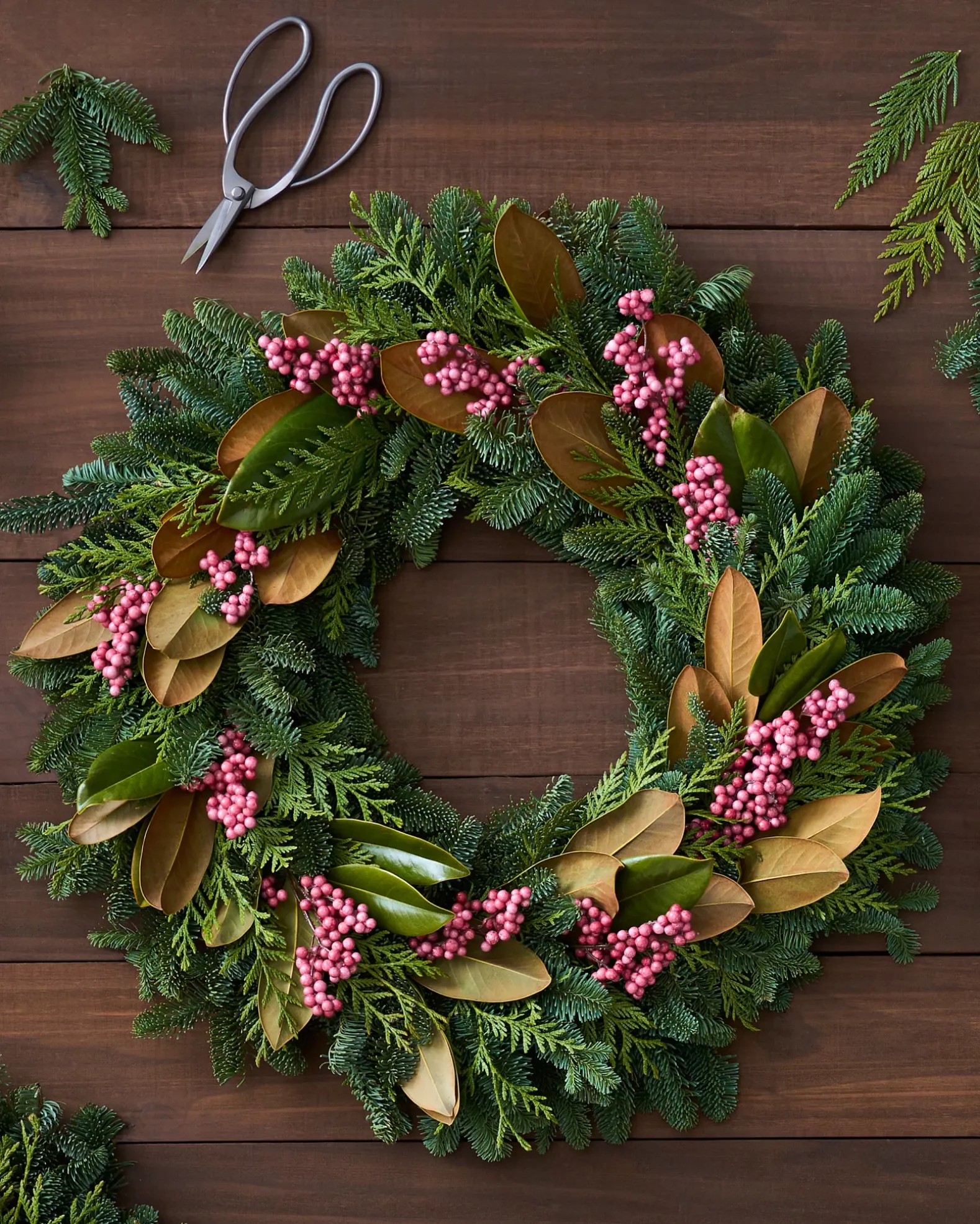 Fresh Cedar Pepperberry Lane Foliage
