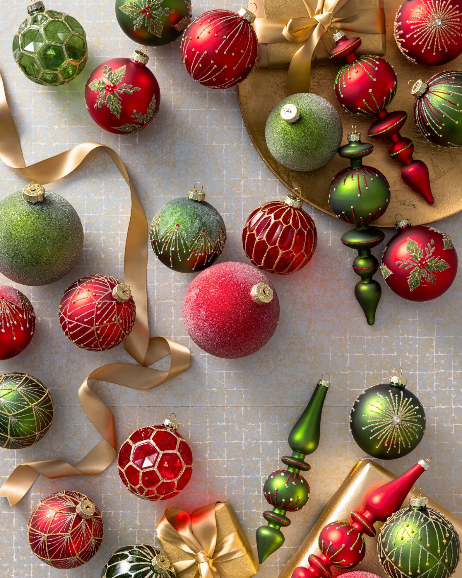 Grand Heritage Christmas Ornament Collection