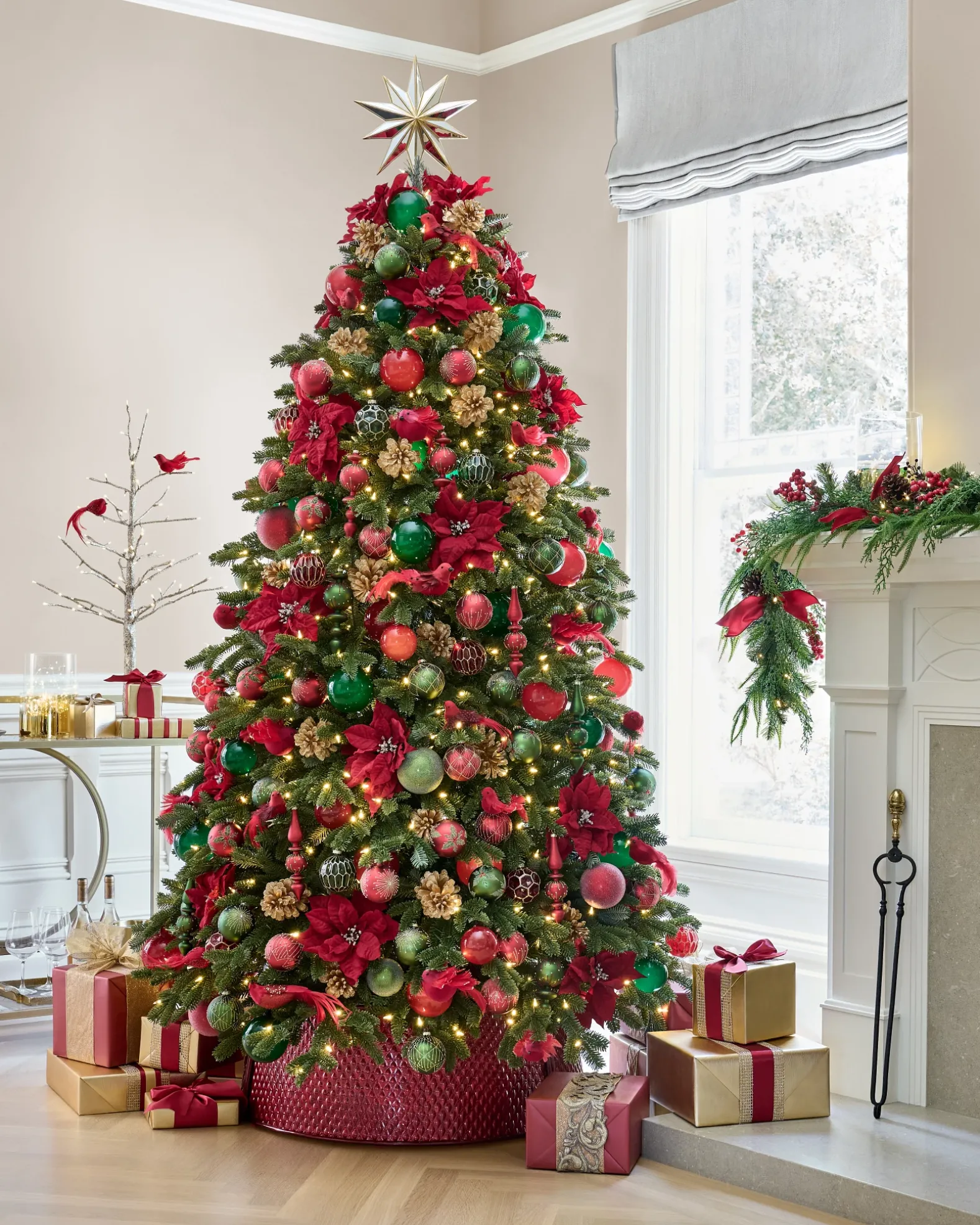 Grand Heritage Christmas Ornament Collection