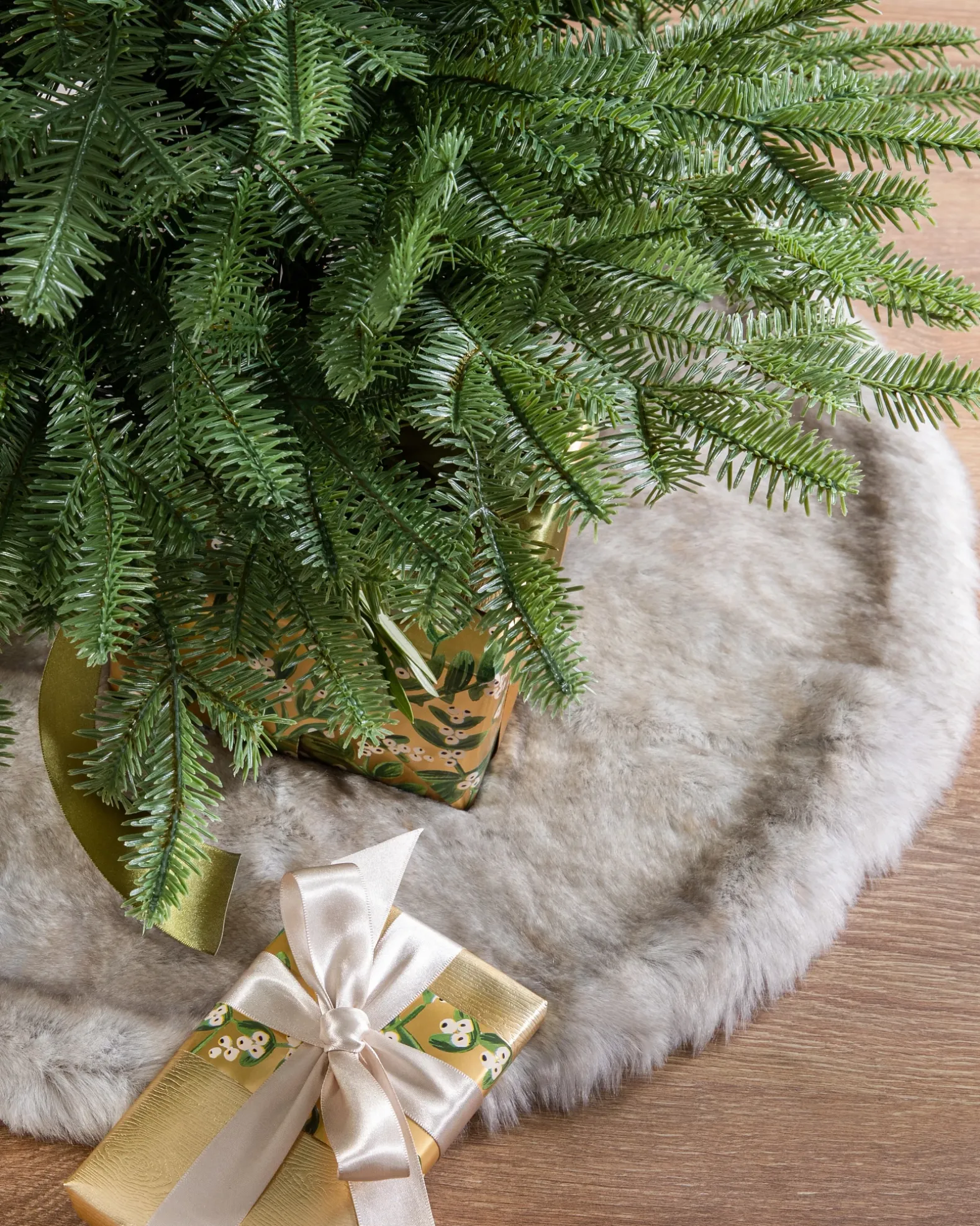 Lodge Faux Fur Tree Skirts