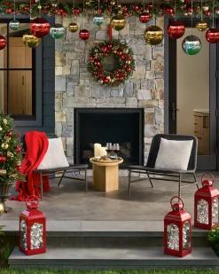 Outdoor Christmas Charm Foliage