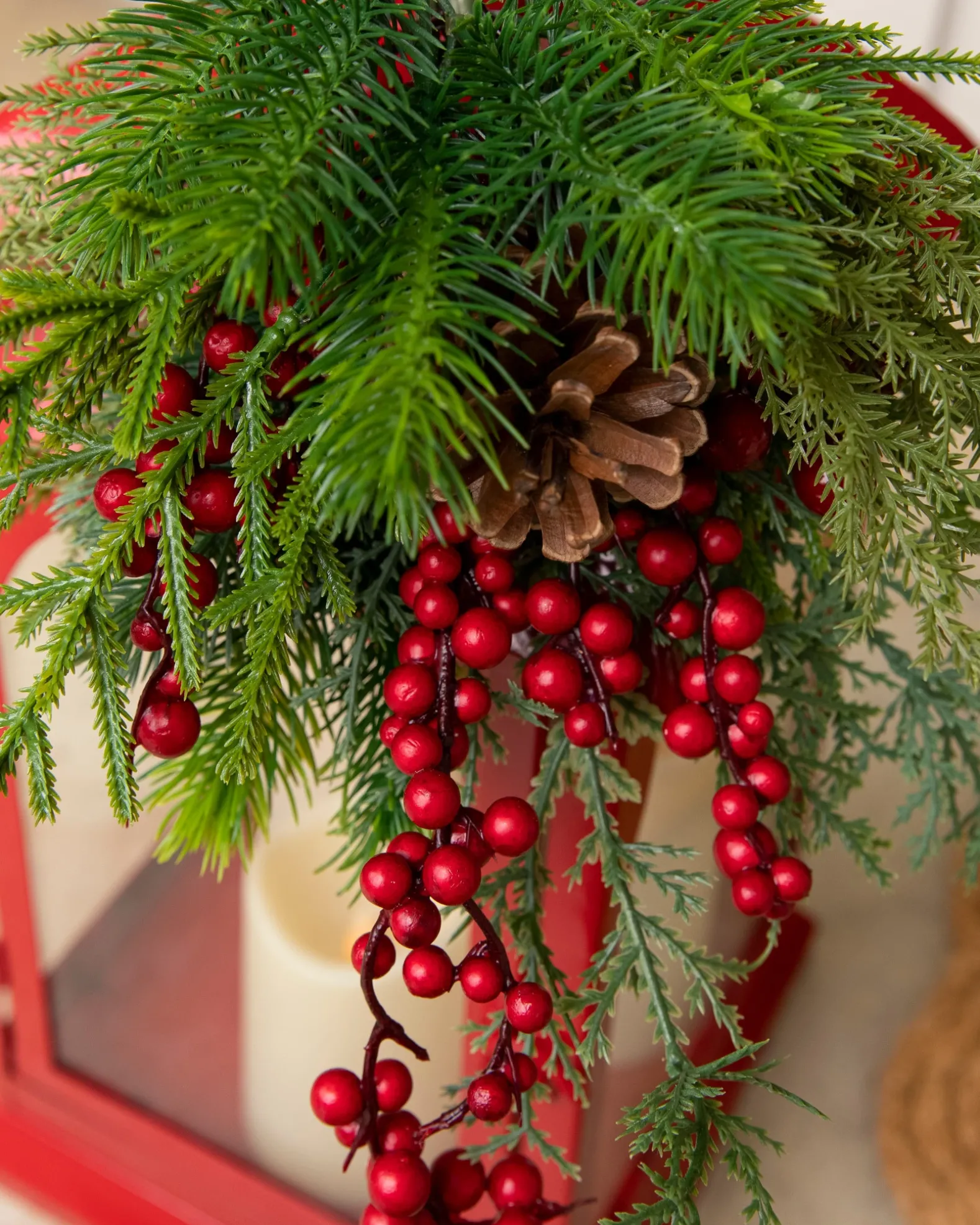 Outdoor Lit Holiday Lanterns