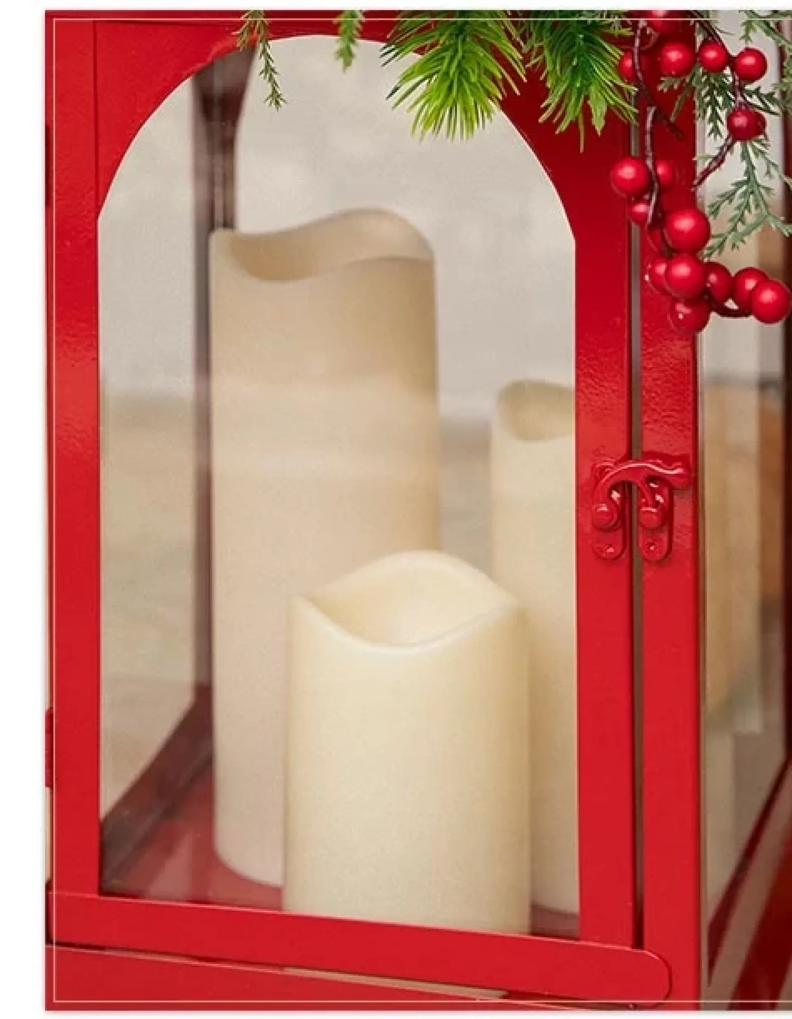 Outdoor Lit Holiday Lanterns
