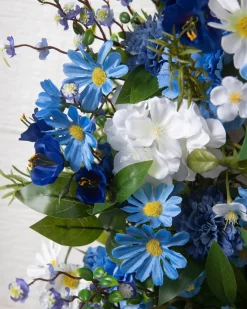 Outdoor Seaside Cottage Foliage