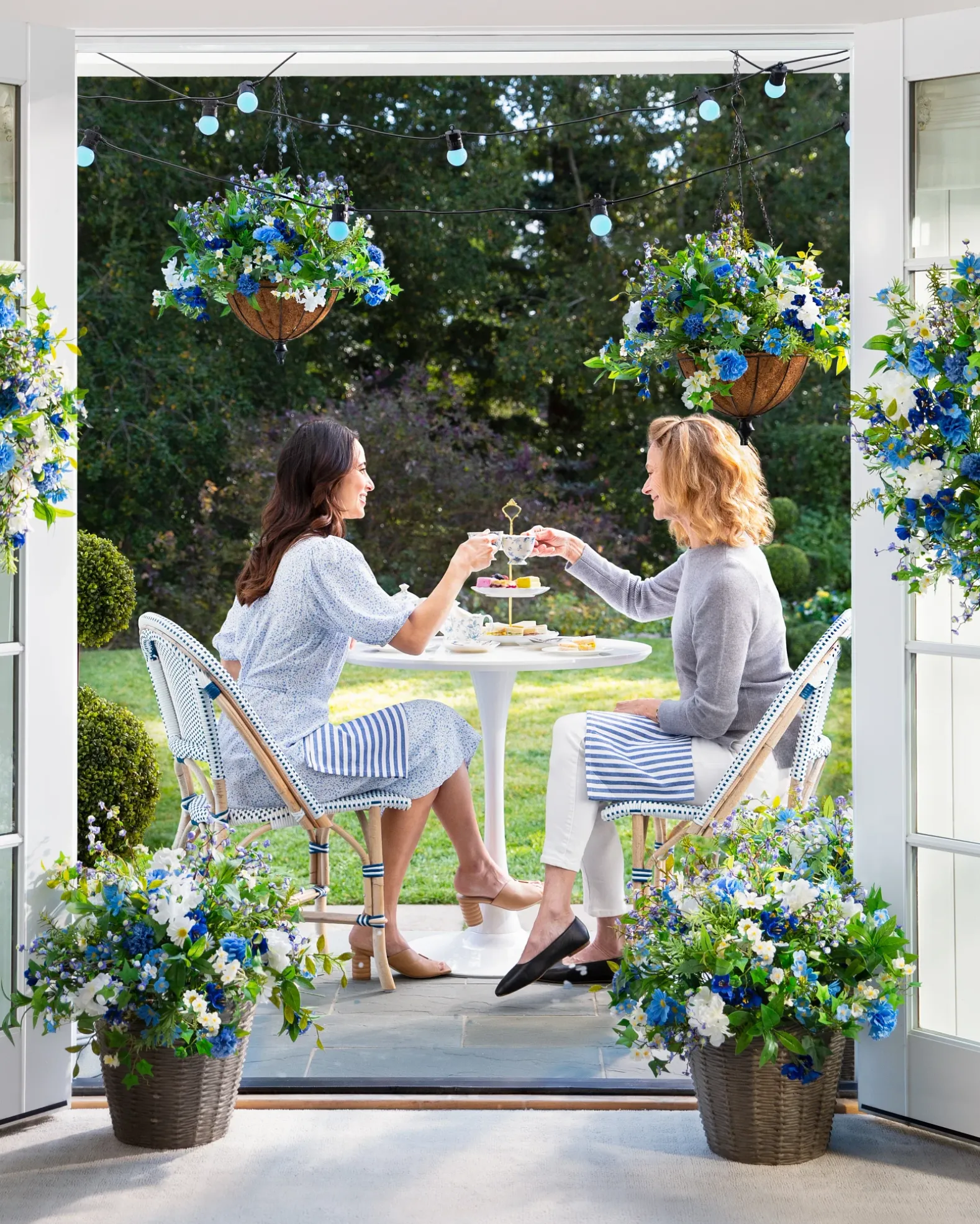 Outdoor Seaside Cottage Foliage