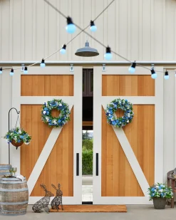 Outdoor Seaside Cottage Foliage