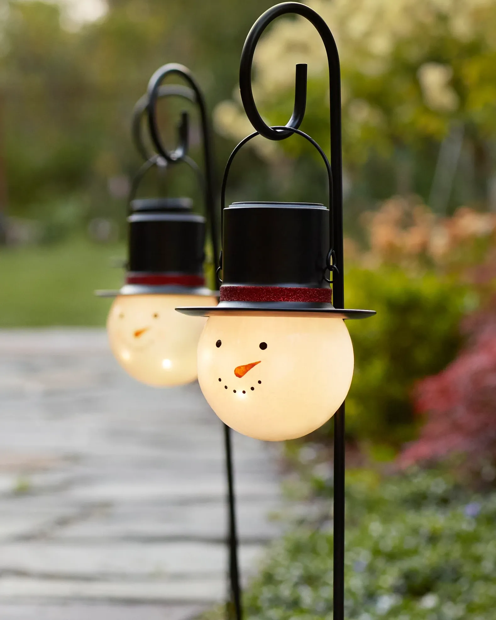 Snowman Solar-Powered Pathway Light Sets