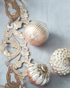 Victorian Cutout Christmas Tree Ribbon