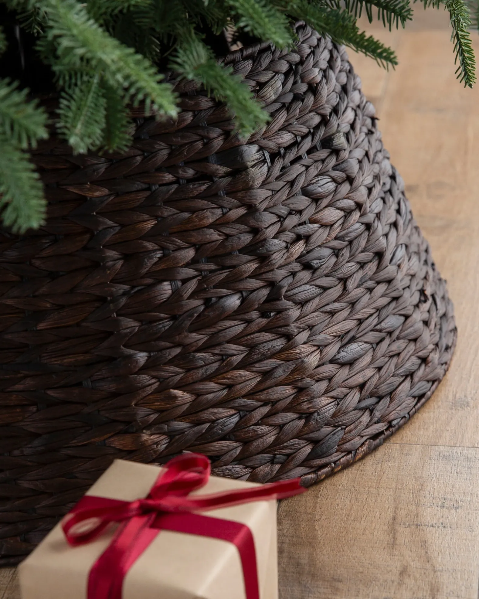 Woven Christmas Tree Collars