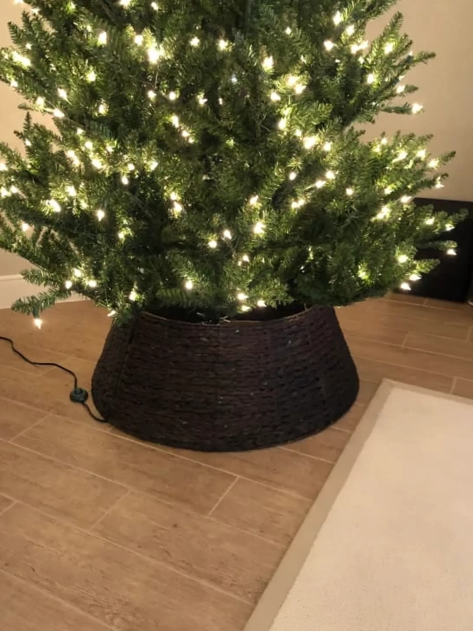 Woven Christmas Tree Collars