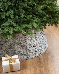 Woven Christmas Tree Collars